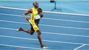 Usain Bolt na pista de atletismo na s olimpíadas do rio de janeiro