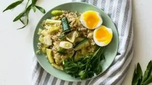 arroz, ovos, espinafre