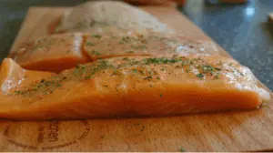 Filé de peixe empanado com semente chia