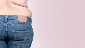 imagem mostrando as dobras de gordura na barriga
