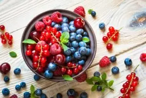 Bolo de frutas vermelhas
